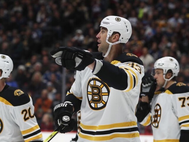 NHL: Boston prvýkrát stratil body, nepomohol ani gól Cháru
