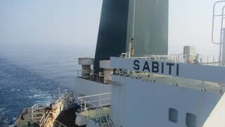 Náš tanker zasiahli rakety, tvrdí Irán. Do mora unikla ropa