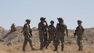 Turci ostreľovali americké jednotky, opozičné sily dosiahli kľúčový bod