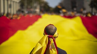 Španieli v Barcelone pochodovali proti nezávislosti Katalánska