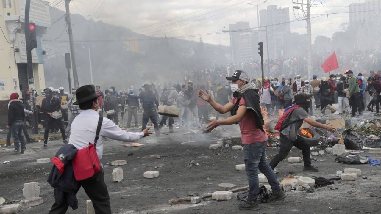 Protestami k dohode. Ceny za pohonné hmoty v krajine nestúpnu