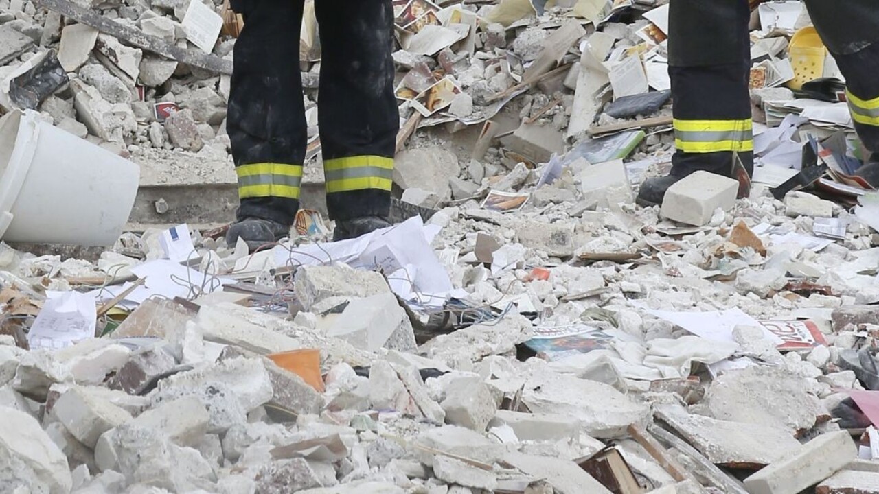 V košickom okrese našli zavaleného muža, ťažkým zraneniam podľahol