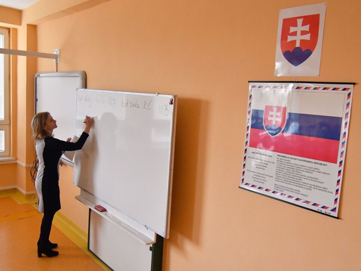 učiteľka trieda tabuľa 1140 mx