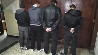 Po hráčoch pokrikovali rasistické poznámky, polícia ich zatkla