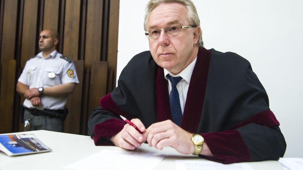 Už majú všetko. Prokurátor doručil ďalšiu komunikáciu z Threemy