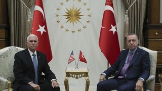 Erdogana presvedčili. Turecko a USA dohodli prímerie v Sýrii