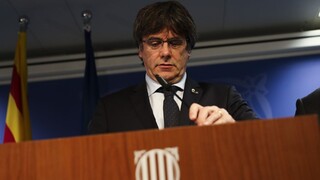 Bývalý katalánsky premiér Puigdemont sa sám prihlásil na polícii