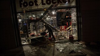 Obyvatelia už rátajú škody, Katalánci chcú koniec nepokojov