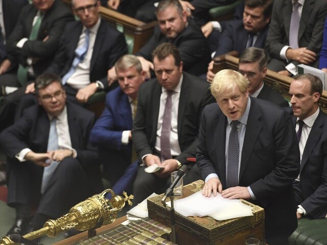 Odklad je chyba. Johnson poslal EÚ žiadosť a nepodpísal ju