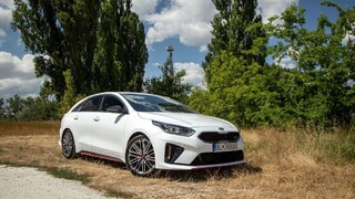 Kia ProCeed GT v domácom teste a Mitsubishi L200