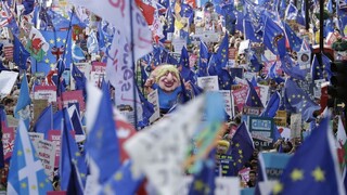 List od Johnsona zostal bez odozvy. EÚ začala ratifikáciu dohody