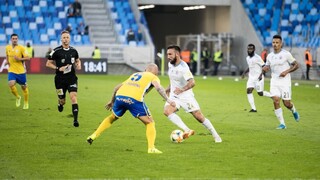 Slovan je na čele tabuľky, Žiline sa vzdialil po výhre nad Pohroním