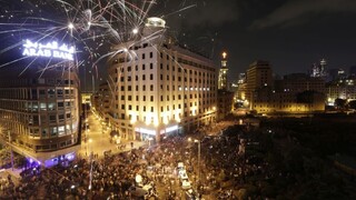 Po protestoch odstúpili viacerí ministri, ulice žiadajú pád vlády