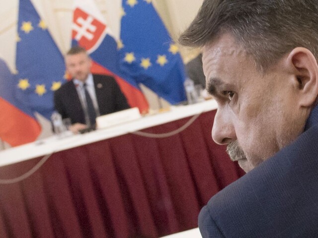 Premiér po kauzách zvolal kompetentných s cieľom riešiť situáciu