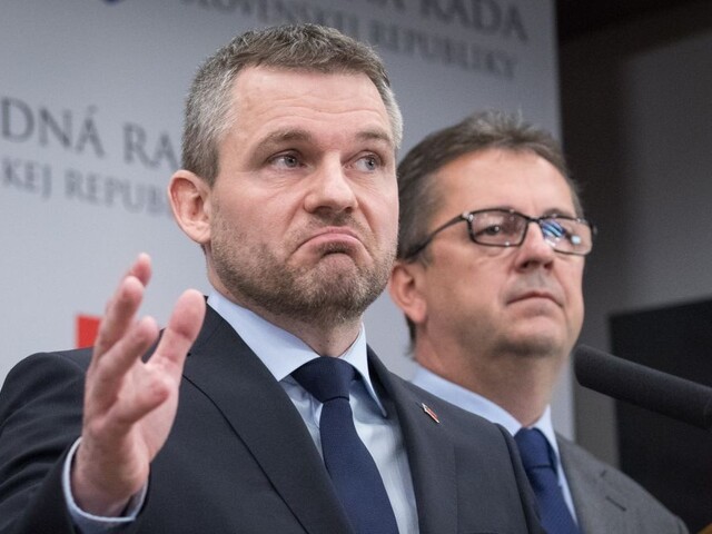 Nikto nebude nikoho kryť, reagoval premiér na Glváča a Andruskóa