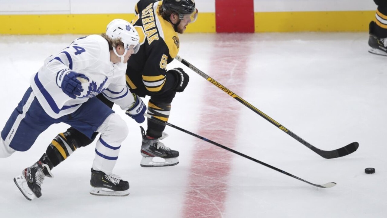 NHL: Hráči Bostonu zdolali Toronto, Chára blokoval strely