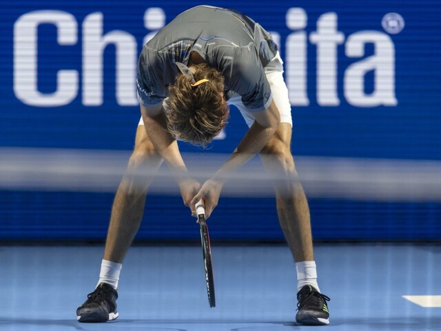 Zverev má na turnaji v Londýne obhajovať titul, účasť nemá istú