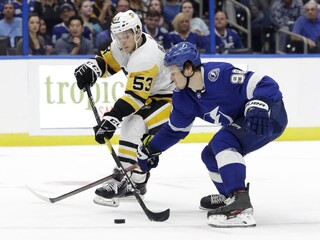 NHL: Černákova Tampa zdolala Pittsburgh. Detroitu sa nedarí