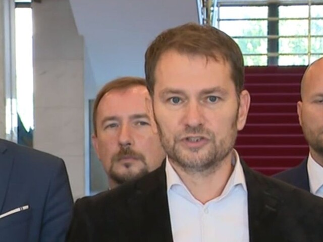 Opozícia chce po zverejnení správ v NR SR odvolať Glváča