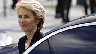 Ak Británia zostane v EÚ dlhšie, Londýn musí vyslať eurokomisára