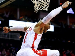 NBA: Westbrook prekonal Johnsona, Bucks stratili vyhratý zápas