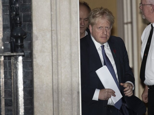 Johnson súhlasil s odkladom. EÚ požiadal, aby bol už posledný