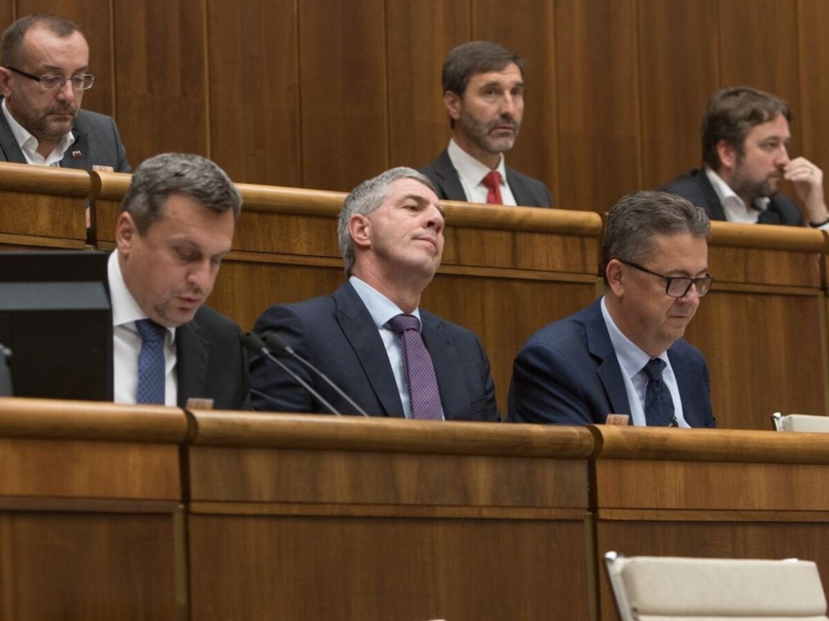 Glváč bude pre Kočnera čeliť odvolávaniu, zišlo sa vedenie Smeru