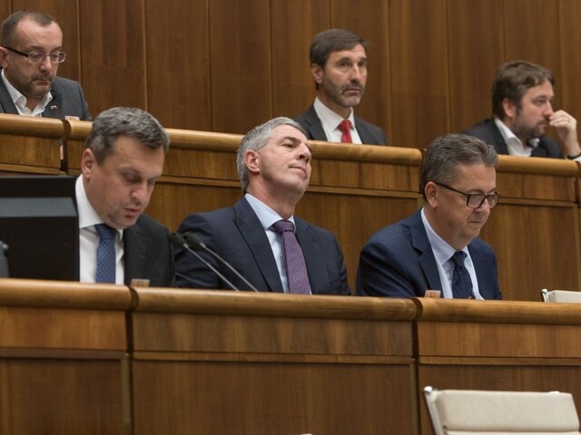 Glváč bude pre Kočnera čeliť odvolávaniu, zišlo sa vedenie Smeru