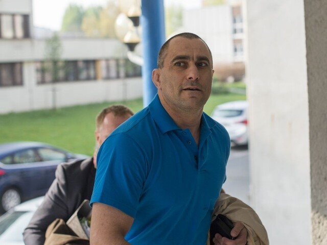 Expolicajt podáva trestné oznámenie, na súde nahlasujú bomby