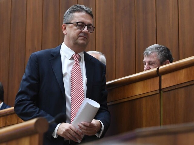 Proti odchodu Glváča bol v Smere len Fico, tvrdí Matovič