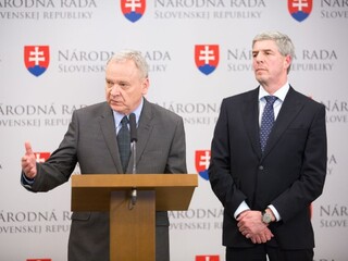 Kresák opúšťa bugárovcov, údajne smeruje do novej strany