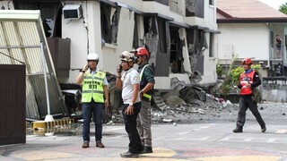 Zemetrasenie uväznilo ľudí v budovách, zrútil sa aj hotel