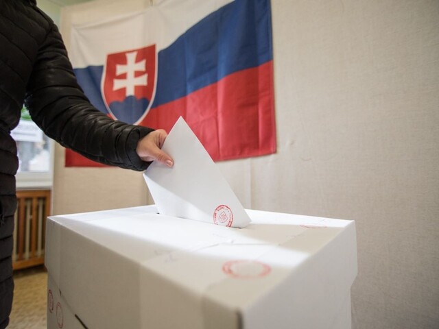 Väčšina ľudí je proti 50-dňovému moratóriu, ukazuje prieskum