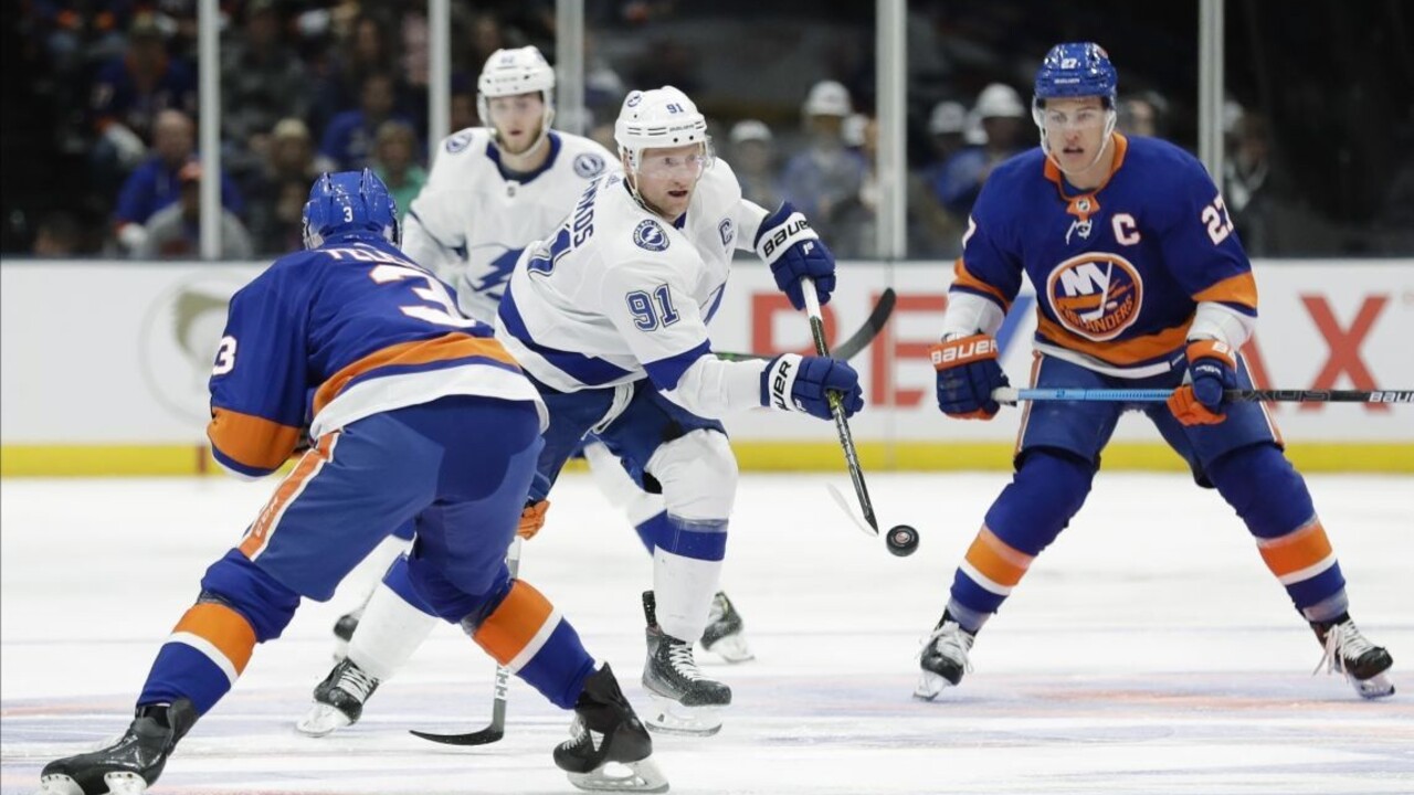 NHL: Černák po absencii nebodoval, Islanders Tampu zdolali