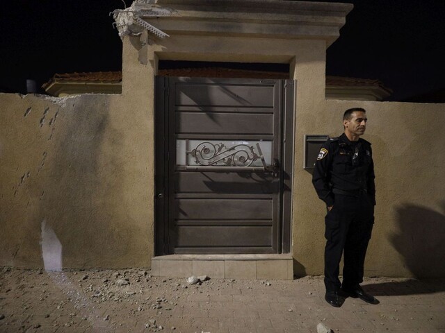Izrael reagoval na raketové útoky radikálov náletmi na Hamas