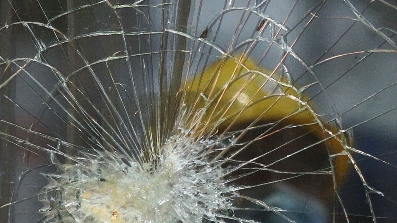 Návštevníci festivalu sa domov nevrátili, autobus sa zrútil do rieky