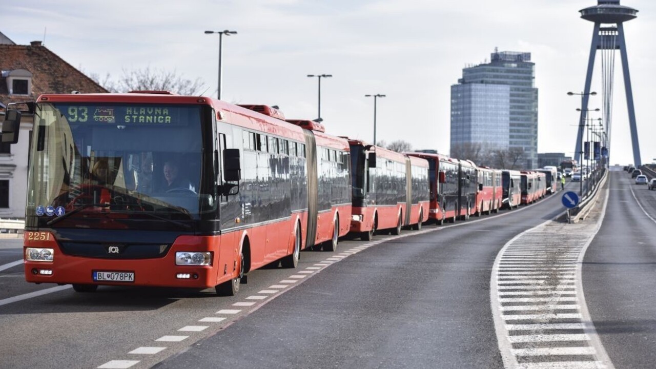 Autobusy budú chodiť každých päť minút, zápcham sa vyhnú