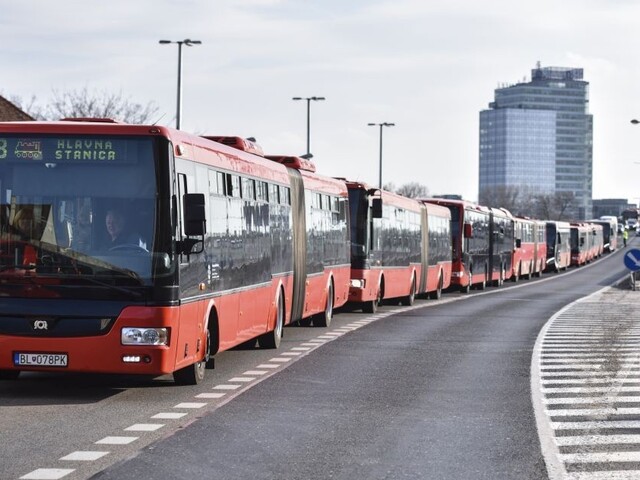 Autobusy budú chodiť každých päť minút, zápcham sa vyhnú