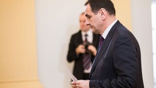 Poslanec Smeru sa vzdal mandátu. Nie je jasné, kto ho nahradí