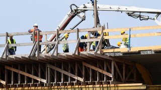 Stavebný zákon nadŕža developerom aj po úprave, organizácie protestujú