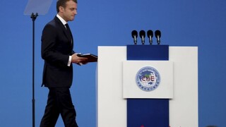 Spolupráca s Čínou bude rozhodujúca, vyhlásil Macron