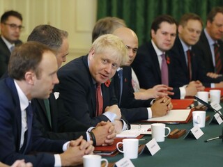 Britský parlament rozpustili. Vyriešia v decembri otázku brexitu?