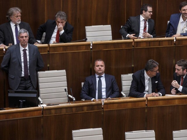 Bugár je proti dlhému moratóriu. Koalícia s ĽSNS? Katastrofa