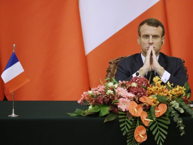 NATO je v stave mozgovej smrti, obáva sa francúzsky prezident