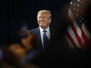 Trump sa miliardára nebojí. Boj o Biely dom mu nevyjde, tvrdí