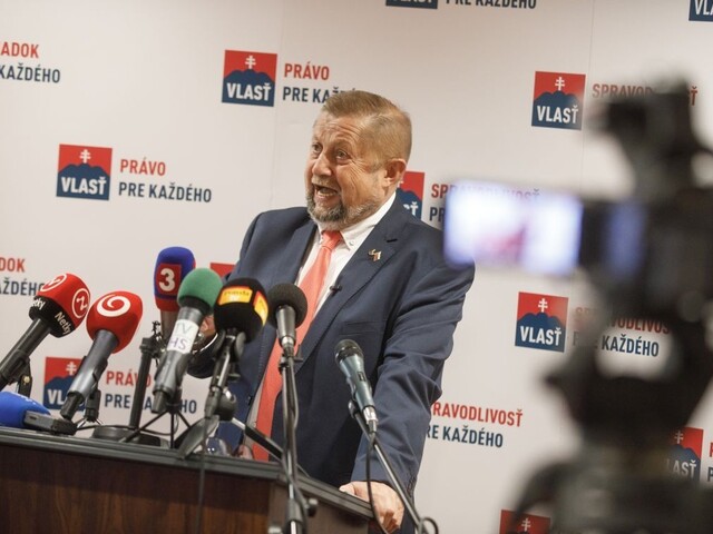 Harabin reagoval na Kotlebovu ponuku, pozval ho na stretnutie