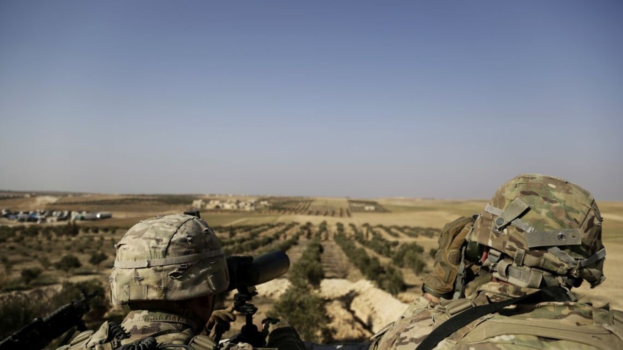 USA nechajú stovky vojakov v Sýrii, majú vzdorovať džihádistom