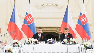 Slovenská a česká vláda sa stretli na zámku, témou bol aj November