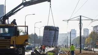 Prezradili, kedy ukončia rekonštrukciu električkovej trate v Karlovej Vsi