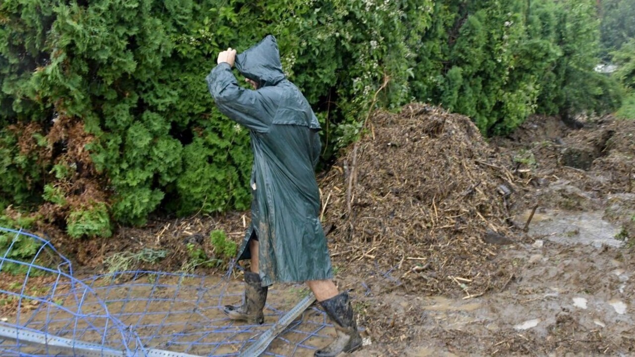 Čaká nás upršaný deň, pre Liptov platí najvyššia povodňová výstraha